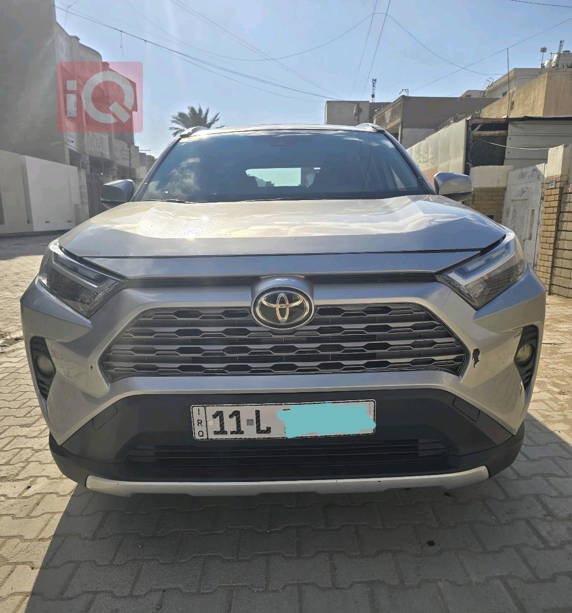 تۆیۆتا ڕاڤ 4